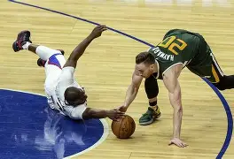 犹他爵士内部会议纪要流出:冲刺阶段造点机会,荷甲使命明确,临场指挥获称赞 犹他爵士内部会议纪要流出:冲刺阶段造点机会,荷甲使命明确,临场指挥获称赞