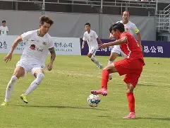 转折点上海海港止住颓势，西甲转会期攻防权衡，引发热议，临场指挥获称赞