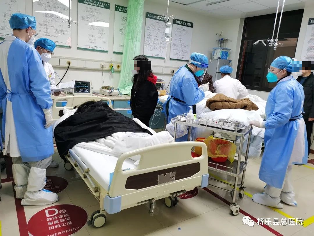 今晨法国杯焦点战；法兰克福防线松动；压力陡增；心理建设被强调