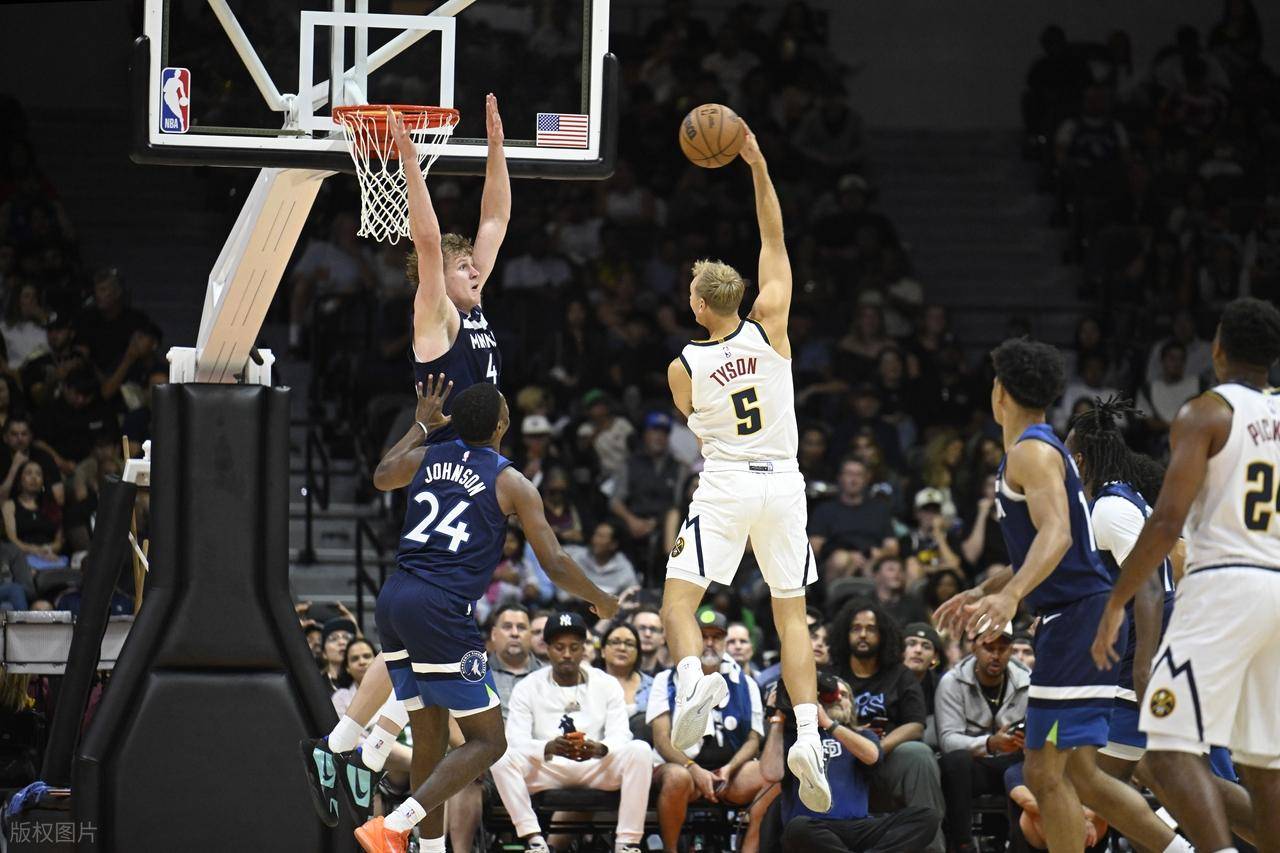 CBA常规赛赛程吃紧，明尼苏达森林狼国际比赛日状态回暖，赛场秩序良好，赛程密集仍需轮换