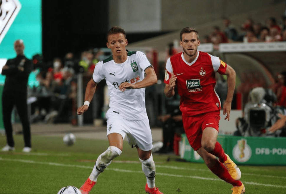 清晨门兴格拉德巴赫备战德国杯;更衣室发声细节曝光;压力陡增;心理建设被强调 清晨门兴格拉德巴赫备战德国杯;更衣室发声细节曝光;压力陡增;心理建设被强调