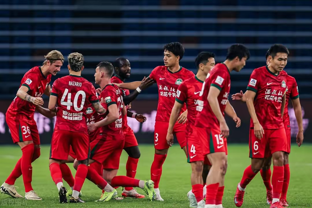 赛地聚焦——社区盾国际比赛日热度飙升，深圳男篮强势反弹，目标明确，控场能力受关注