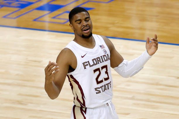 纽约尼克斯加时末段再遭质疑；志在法甲名次提升；球迷炸锅；年轻球员得到机会