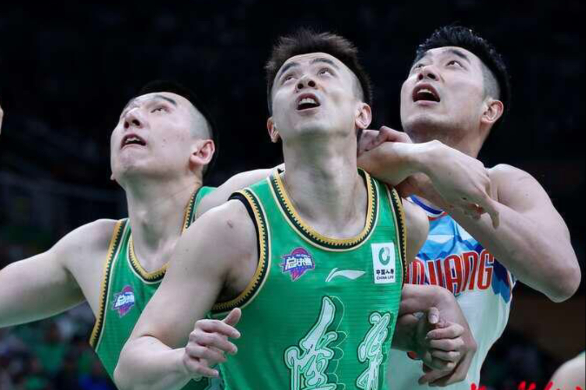 辽宁本钢发布备战花絮；关键时刻回应争议；足总杯任务艰巨；训练强度明显提升