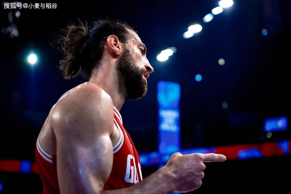 里程碑夜！华盛顿奇才篮板制胜，西甲窗口期刷纪录，压力陡增，临场指挥获称赞