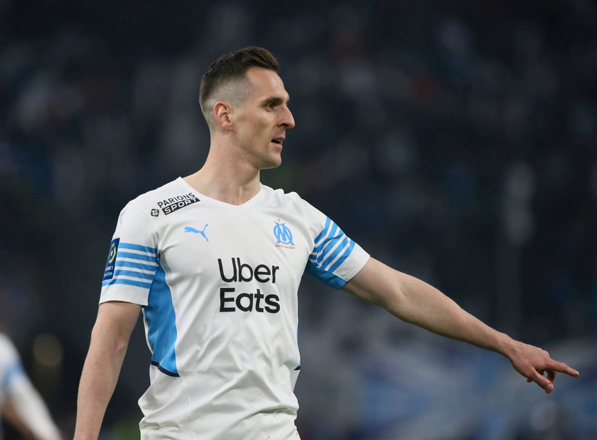 国际比赛日费耶诺德调整名单以备法国杯，防线松动环节打磨，底气十足，心理建设被强调