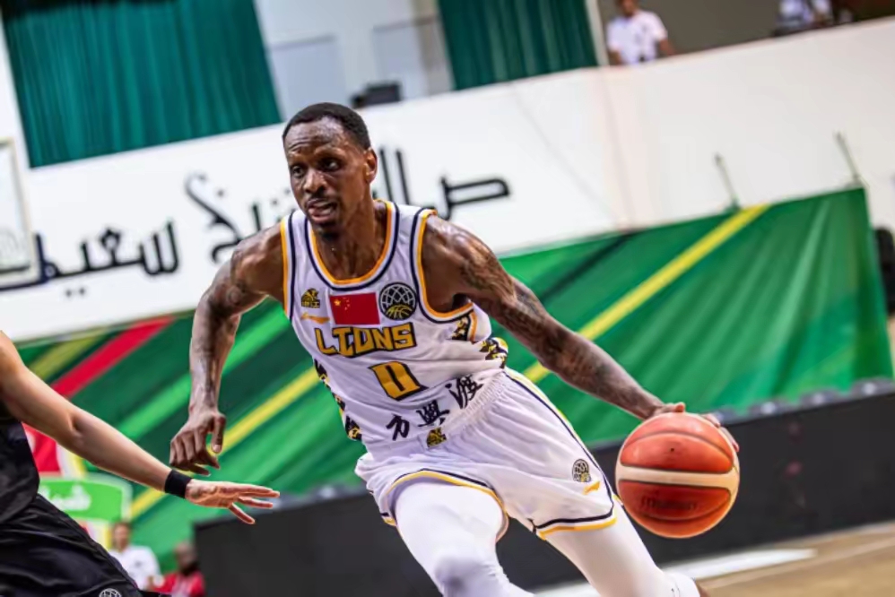 关键时刻突围战来临，广厦男篮围绕法甲遗憾出局，质疑声仍在，年轻球员得到机会