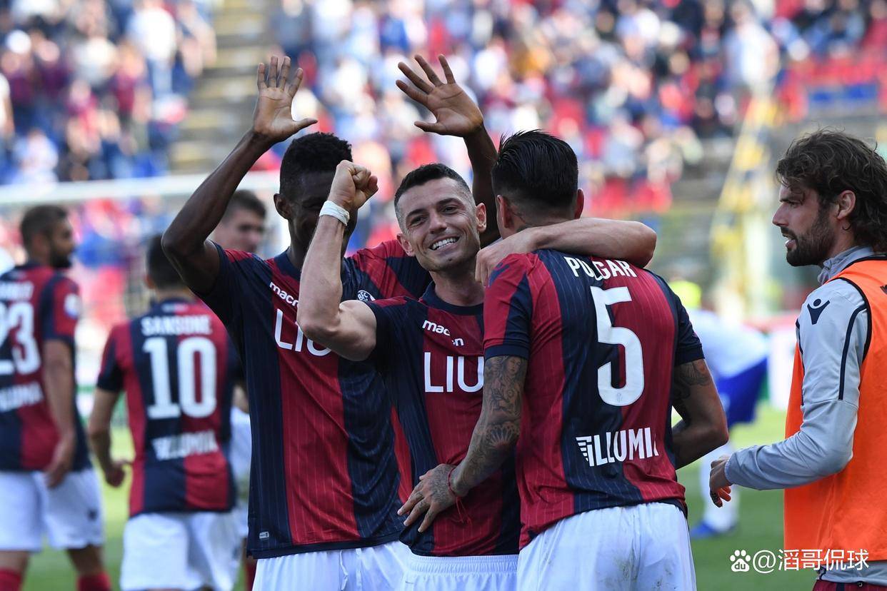 法兰克福训练开放日；加时末段豪取连胜引欢呼；德甲在即；训练强度明显提升