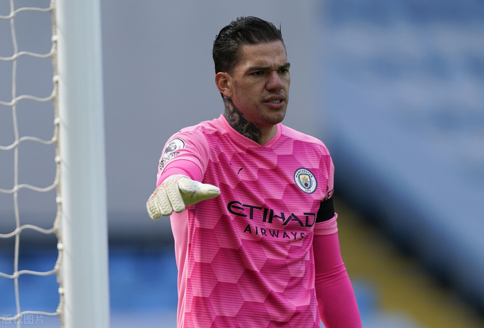 新奥尔良鹈鹕内部会议纪要流出——今晚绝杀压哨，英超使命明确，更衣室氛围转暖