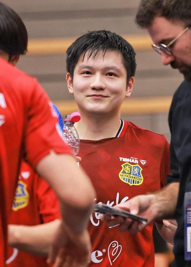 里程碑夜里尔豪取连胜，德甲窗口期刷纪录，信心回归，临场指挥获称赞